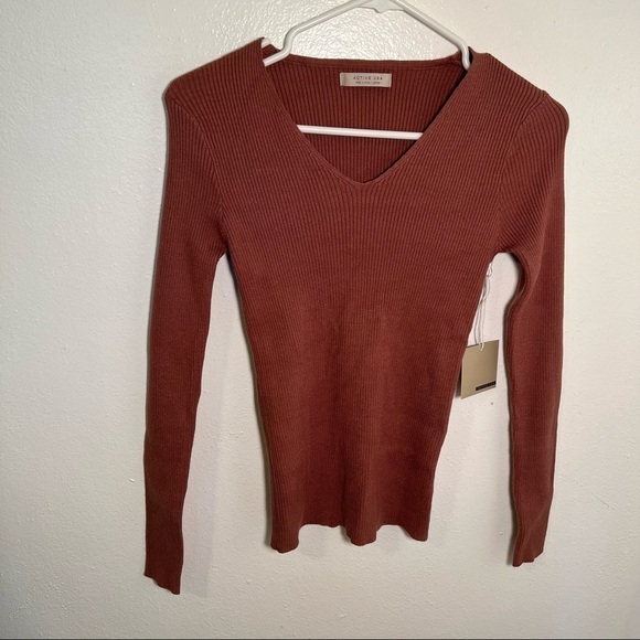 Active USA Viscose Rib Sweater Mauve Pink - Picture 2 of 10